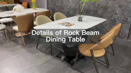 Set da tavolo per sala da pranzo di lusso luminoso con gambe in metallo dorato e piano in marmo per cucina