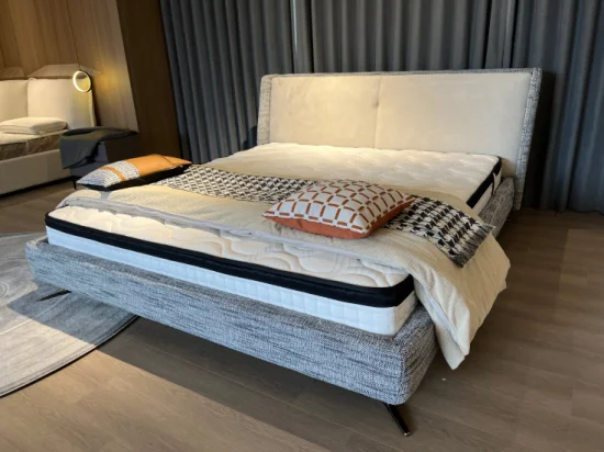 Ultimi mobili italiani per camera da letto di lusso, ampia testiera, letto king size, moderno letto matrimoniale imbottito in tessuto